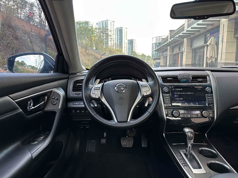 Nissan Teana