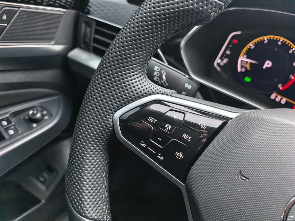 Volkswagen Passat, 2024 13
