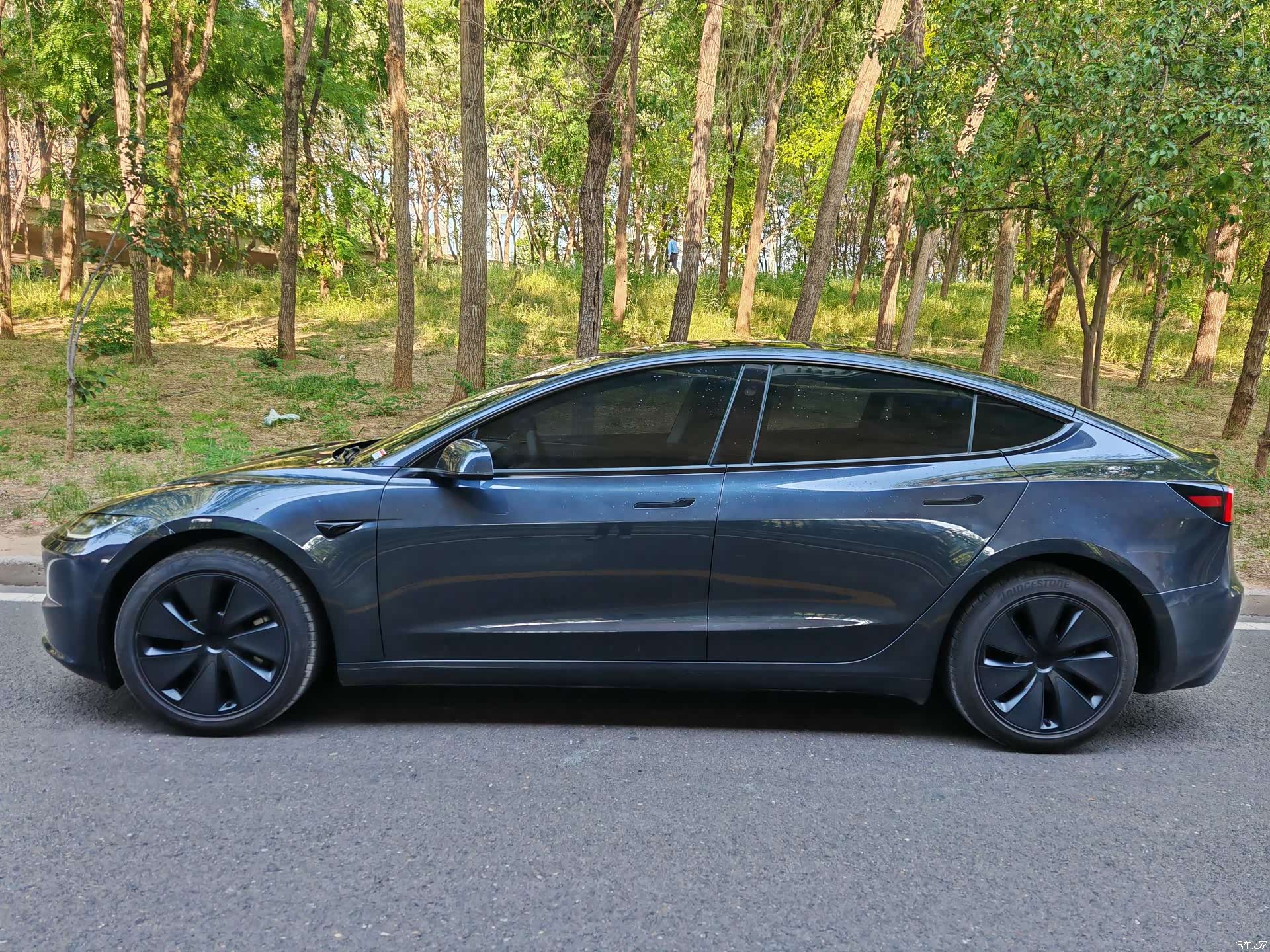Tesla Model 3, 2025 все фото