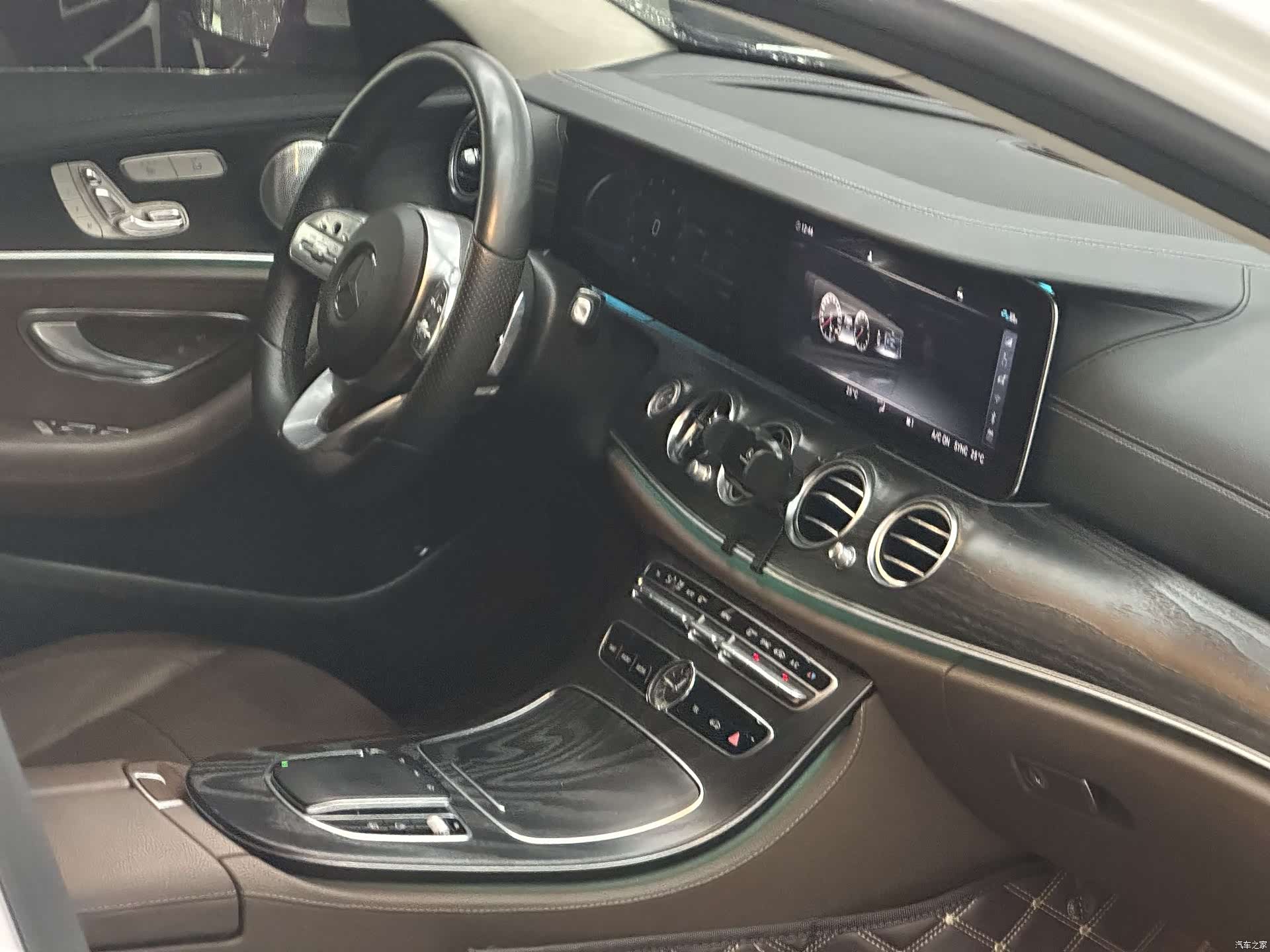 Mercedes-Benz E-Class, 2019 11