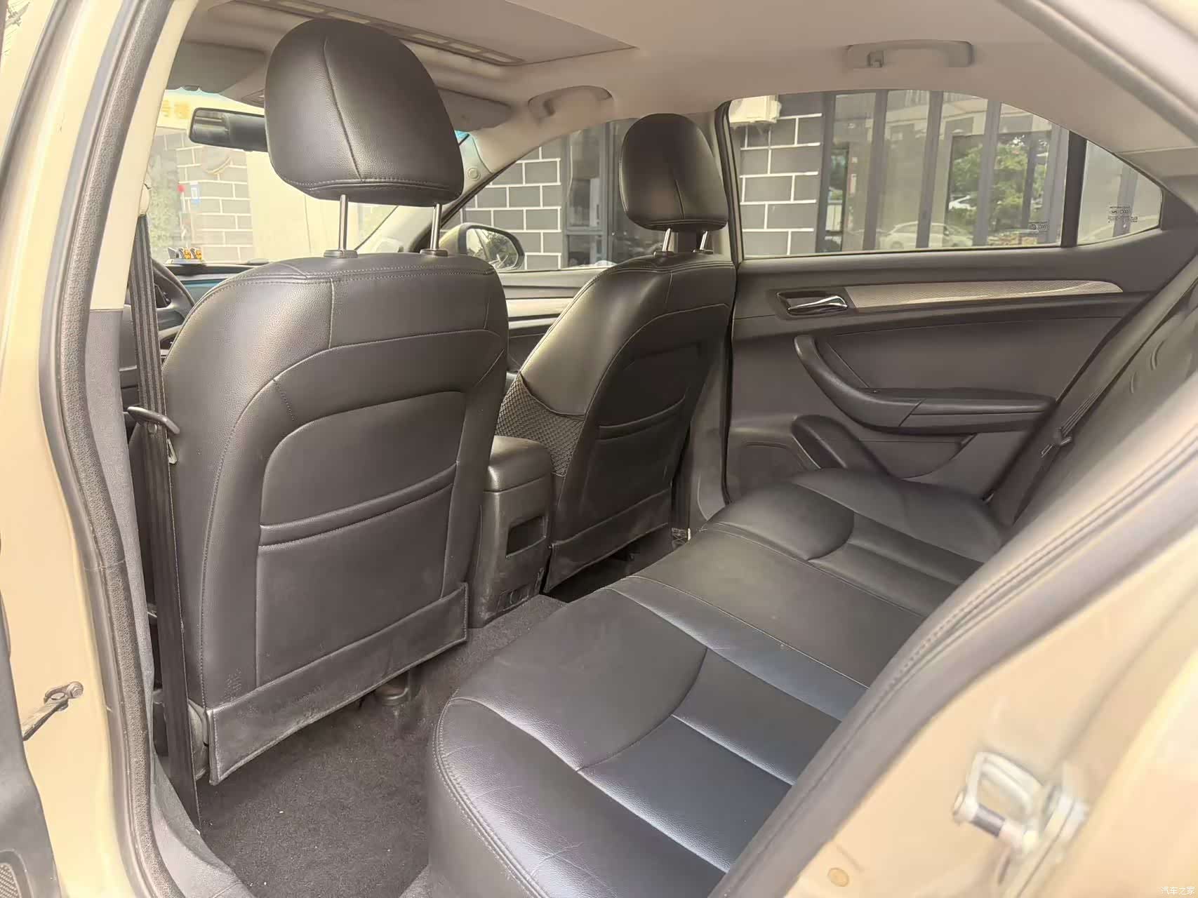 Roewe 360, 2017 11