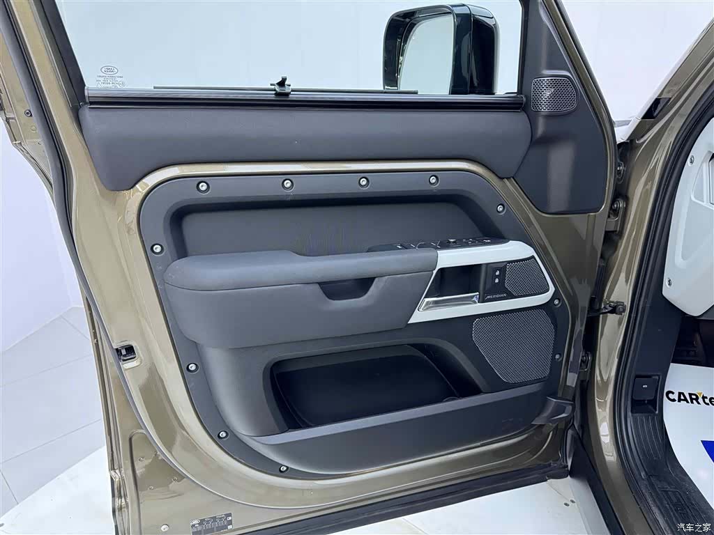 Land Rover Defender, 2020 16