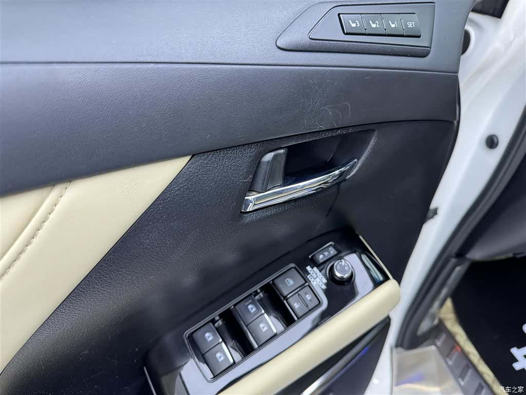 Toyota Alphard, 2020 30
