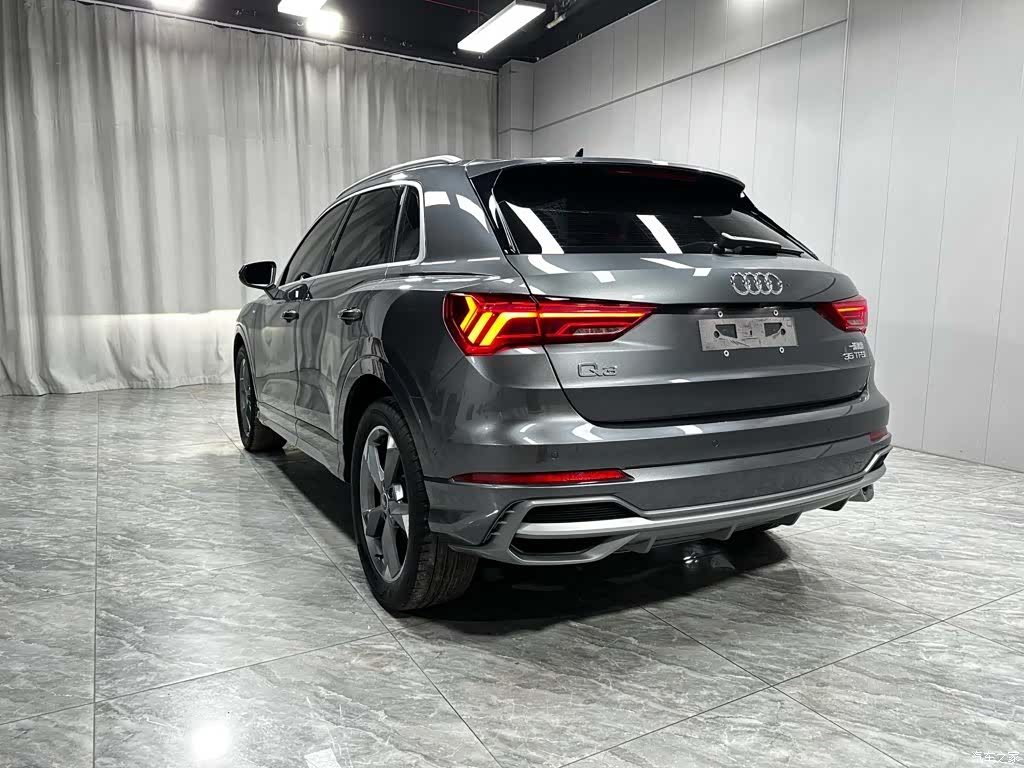 Audi Q3, 2023 4