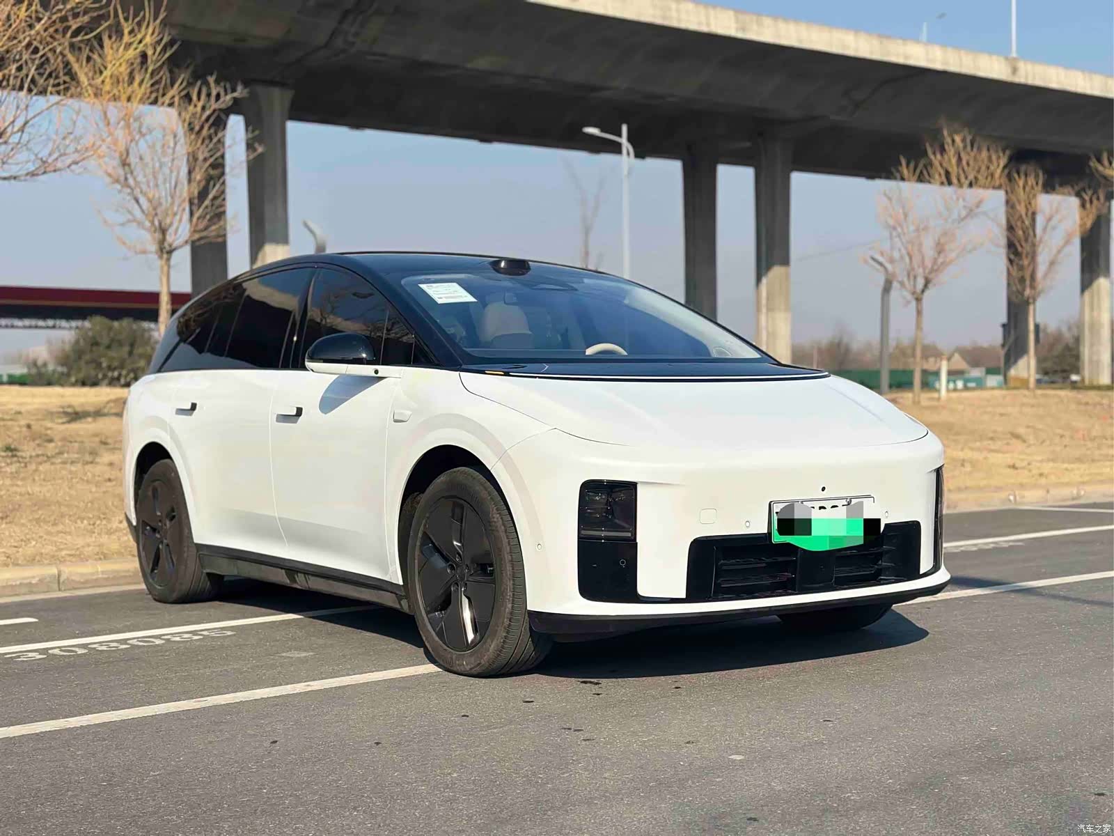Li Auto i8, 2025 3