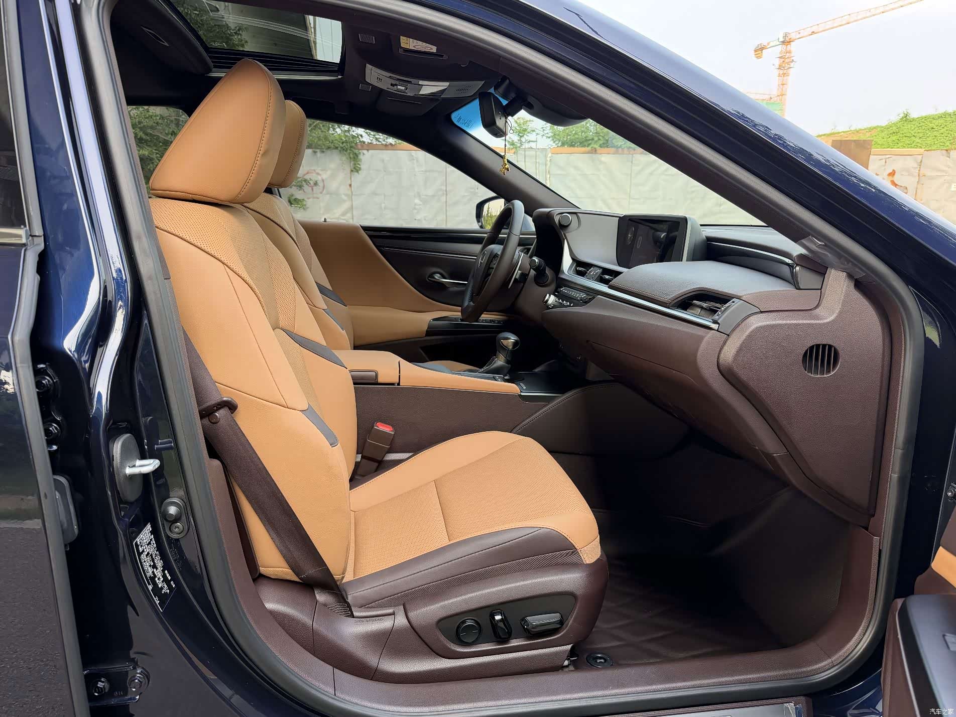 Lexus ES, 2021 12