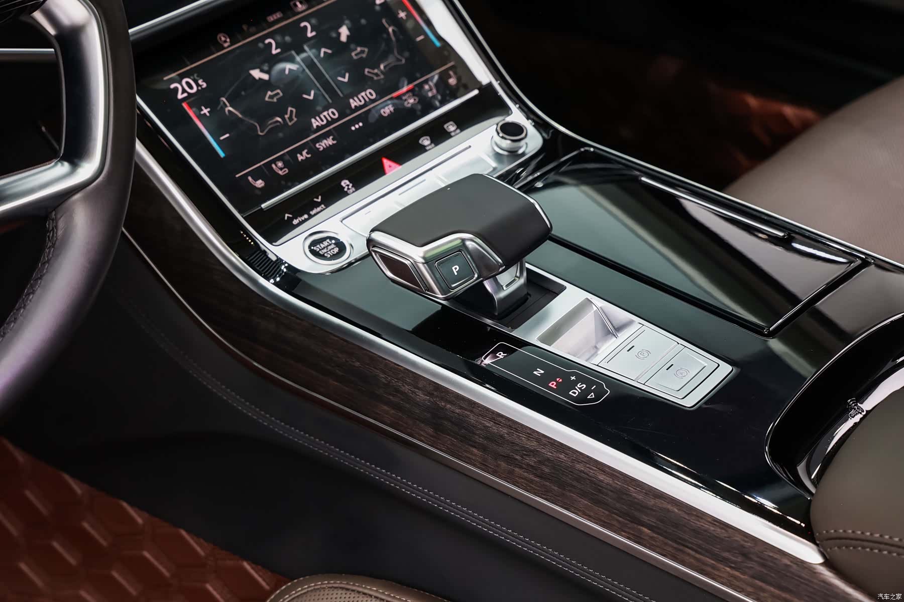Audi A8L, 2022 19