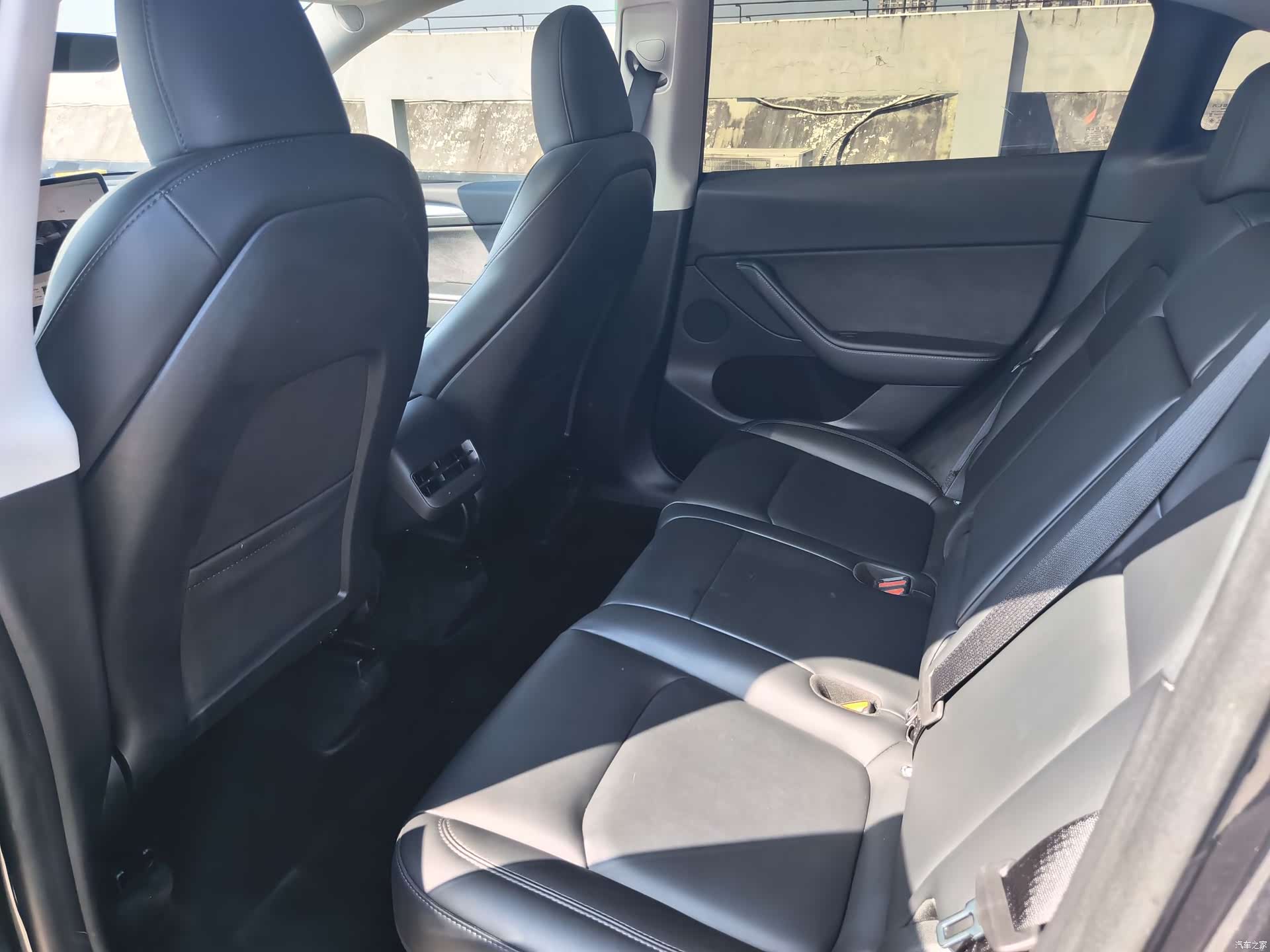 Tesla Model Y, 2024 8