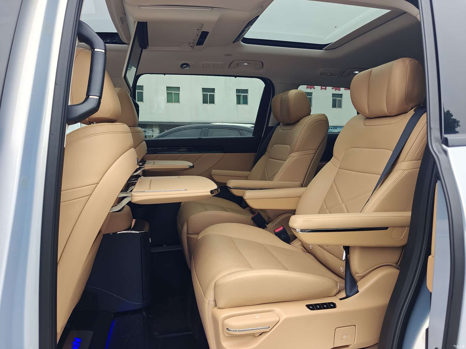 Trumpchi E8, 2024 15