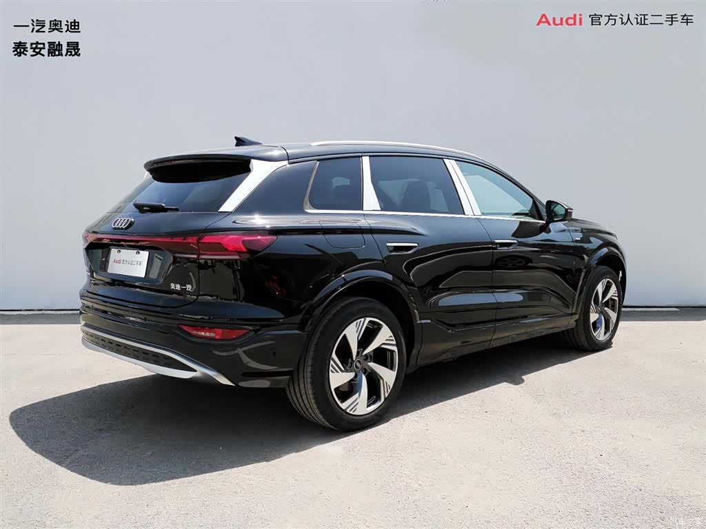 Audi e-tron, 2026 все фото
