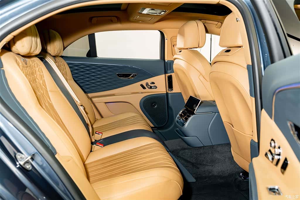 Bentley Flying Spur, 2021 26