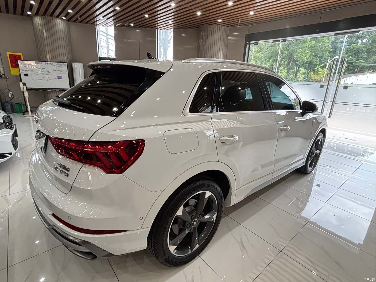 Audi Q3, 2022 все фото