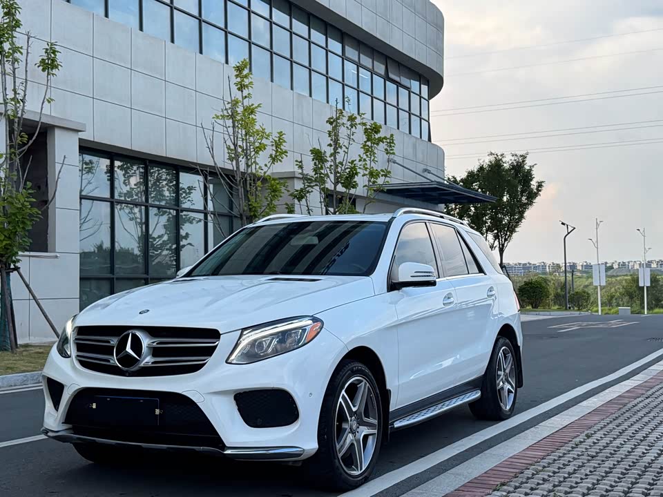 Mercedes-Benz GLE Mercedes-Benz GLE