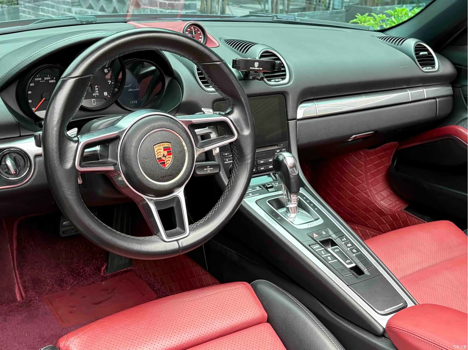 Porsche Boxster, 2019 все фото