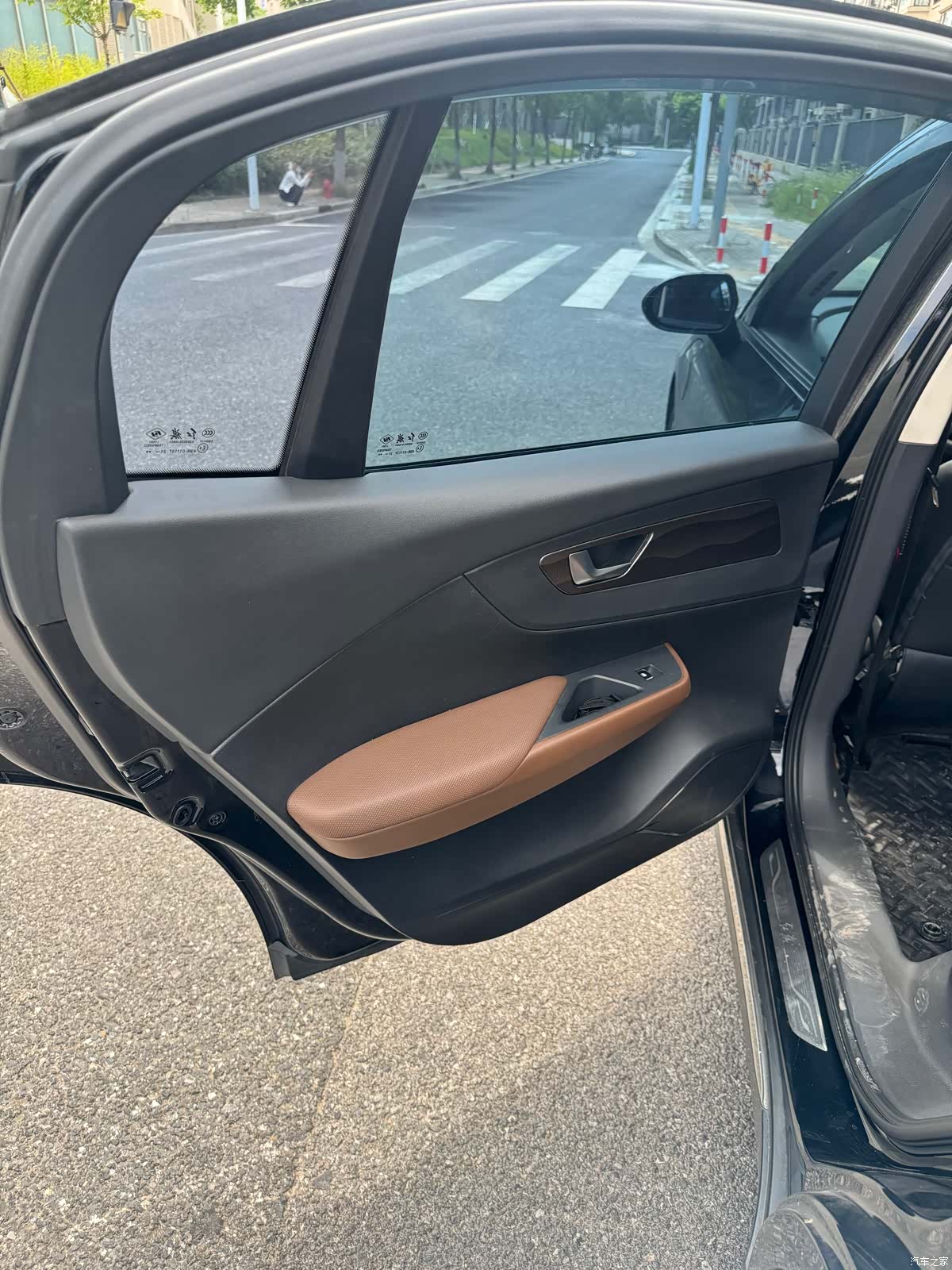 Hongqi QM5, 2021 12
