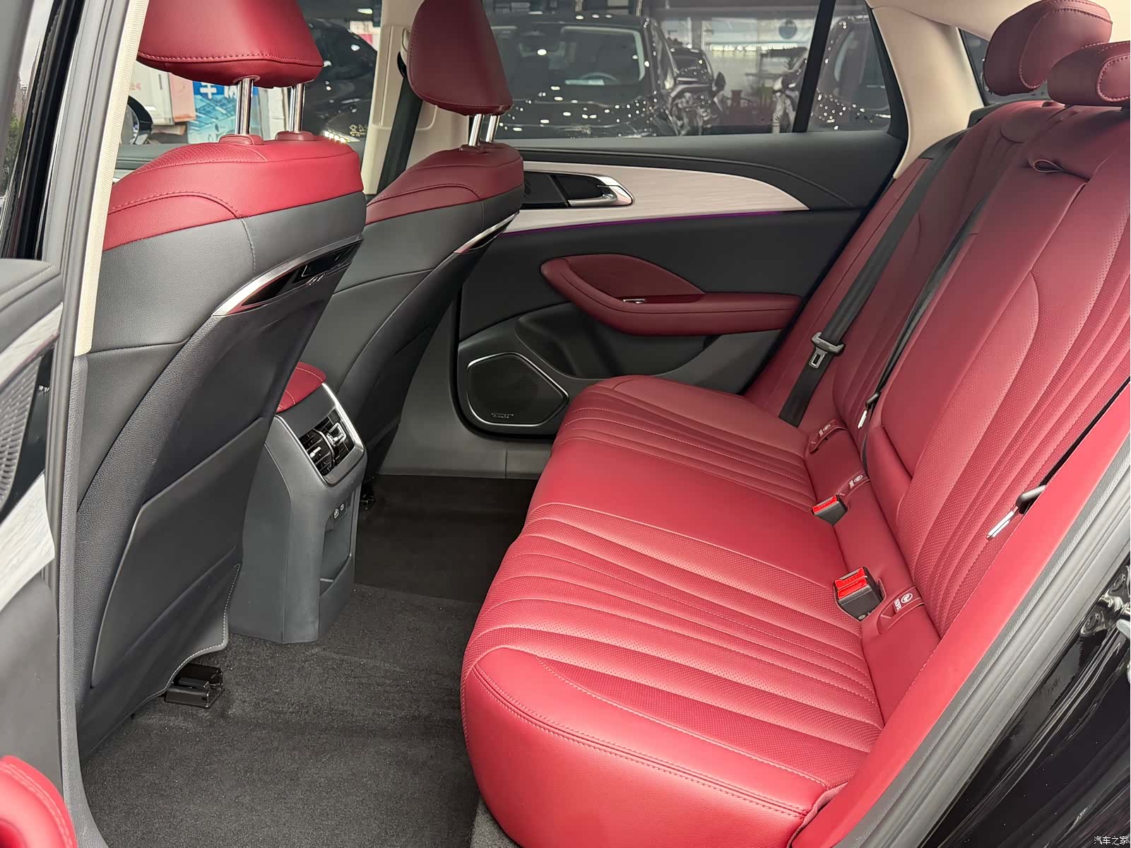 Hongqi H5, 2025 все фото