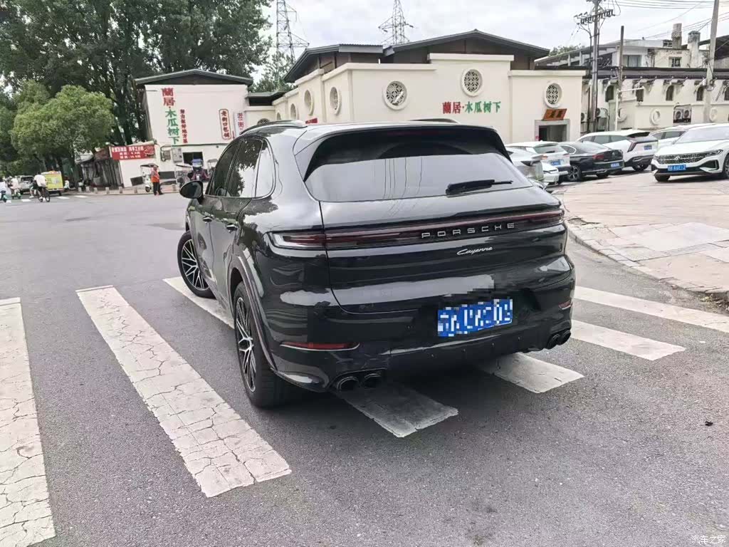 Porsche Cayenne, 2025 2