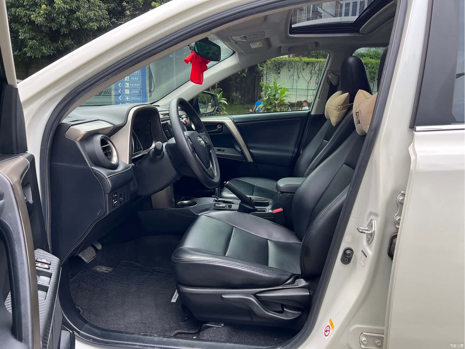 Toyota RAV4, 2016 все фото