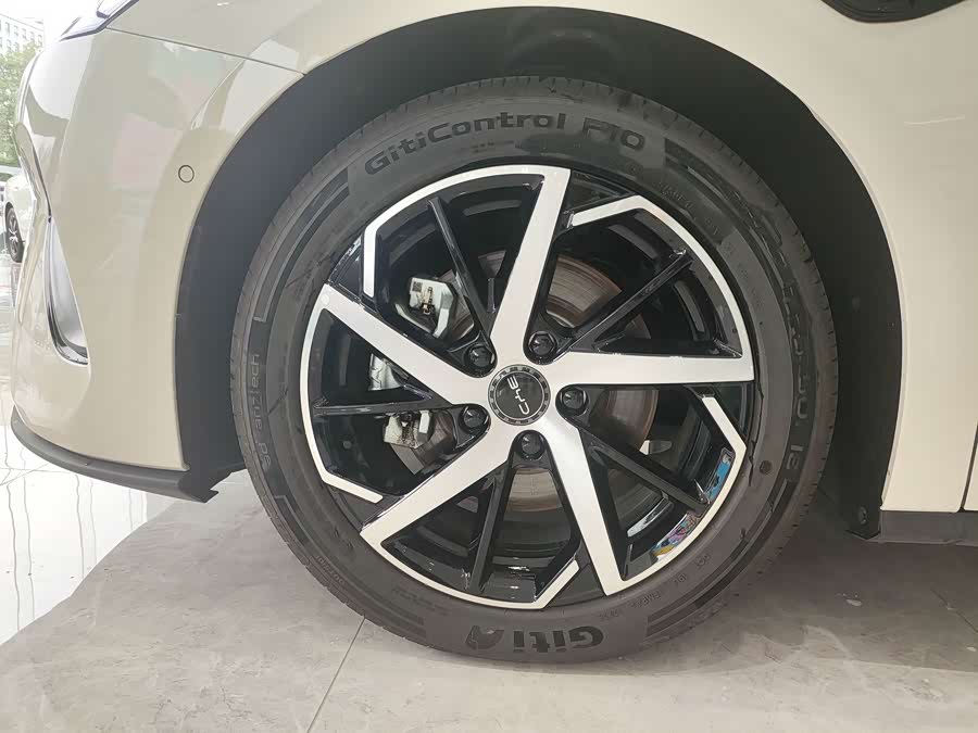 BYD Seal 07 DM-i 2025, фото 15