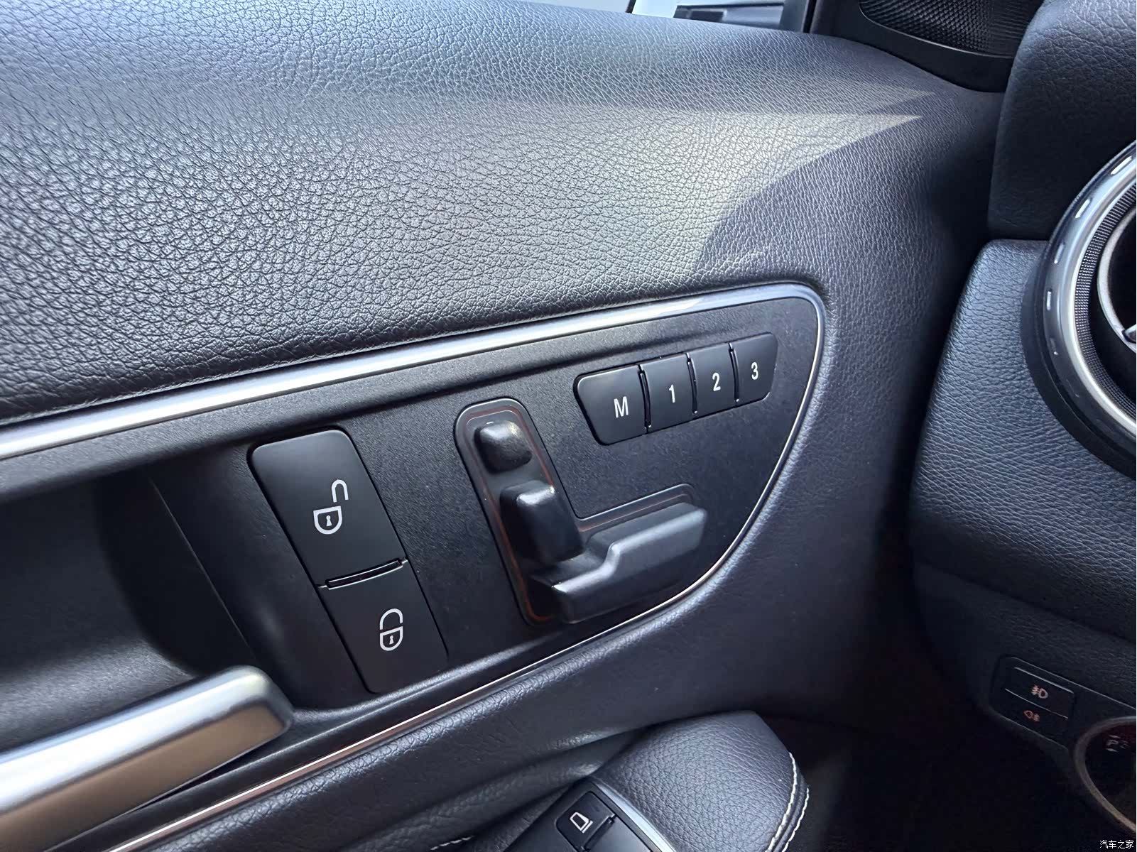 Mercedes-Benz GLA, 2016 12