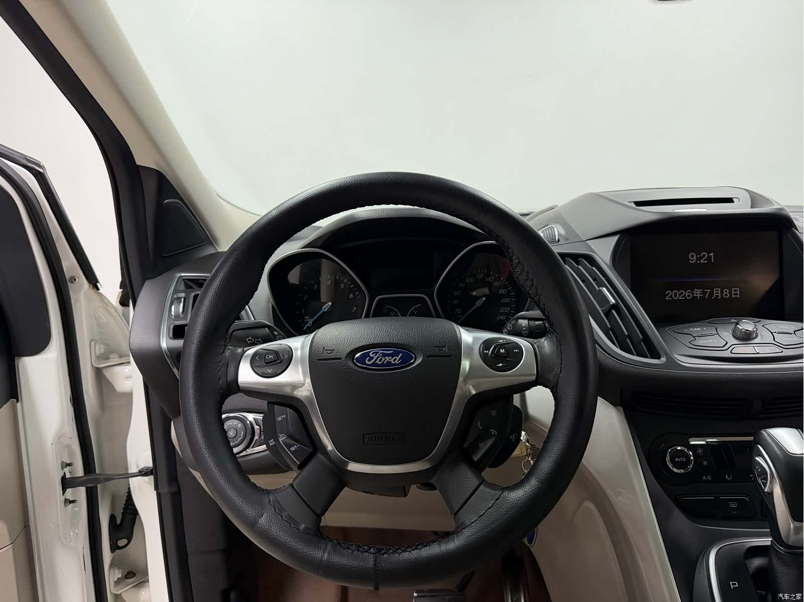 Ford Kuga, 2013 10