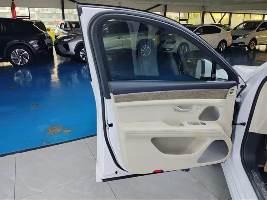 AITO Ask the world M5