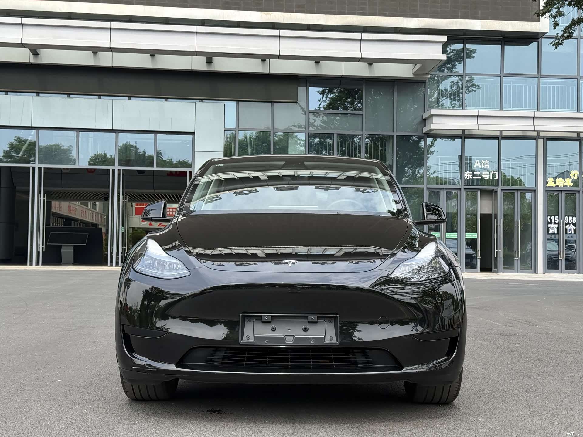 Tesla Model Y, 2023 2
