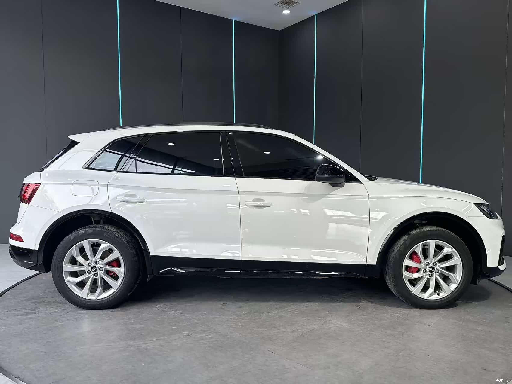 Audi Q5L, 2022 все фото