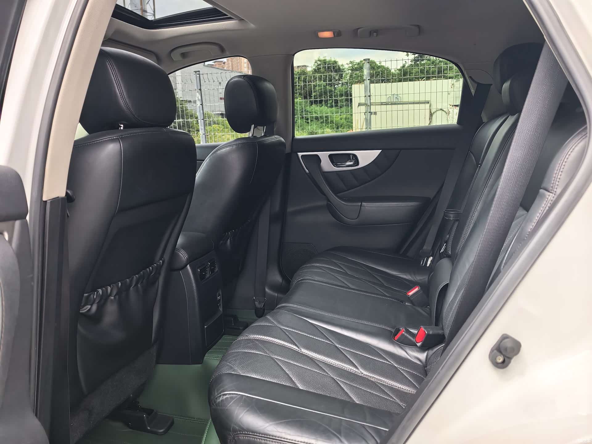 Infiniti QX70, 2016 13