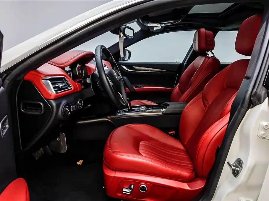 Maserati Ghibli Maserati Ghibli