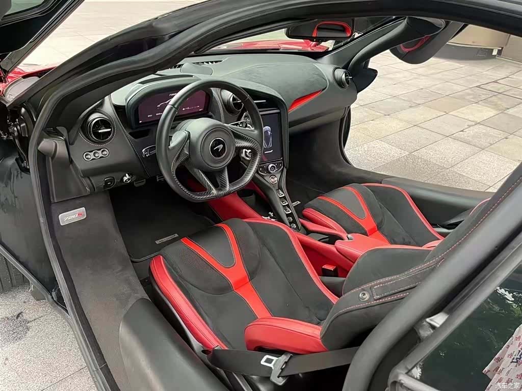 McLaren 720S, 2019 6