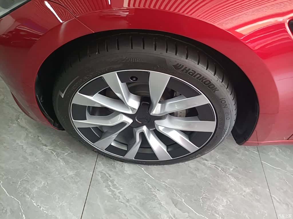 Tesla Model 3, 2024 23