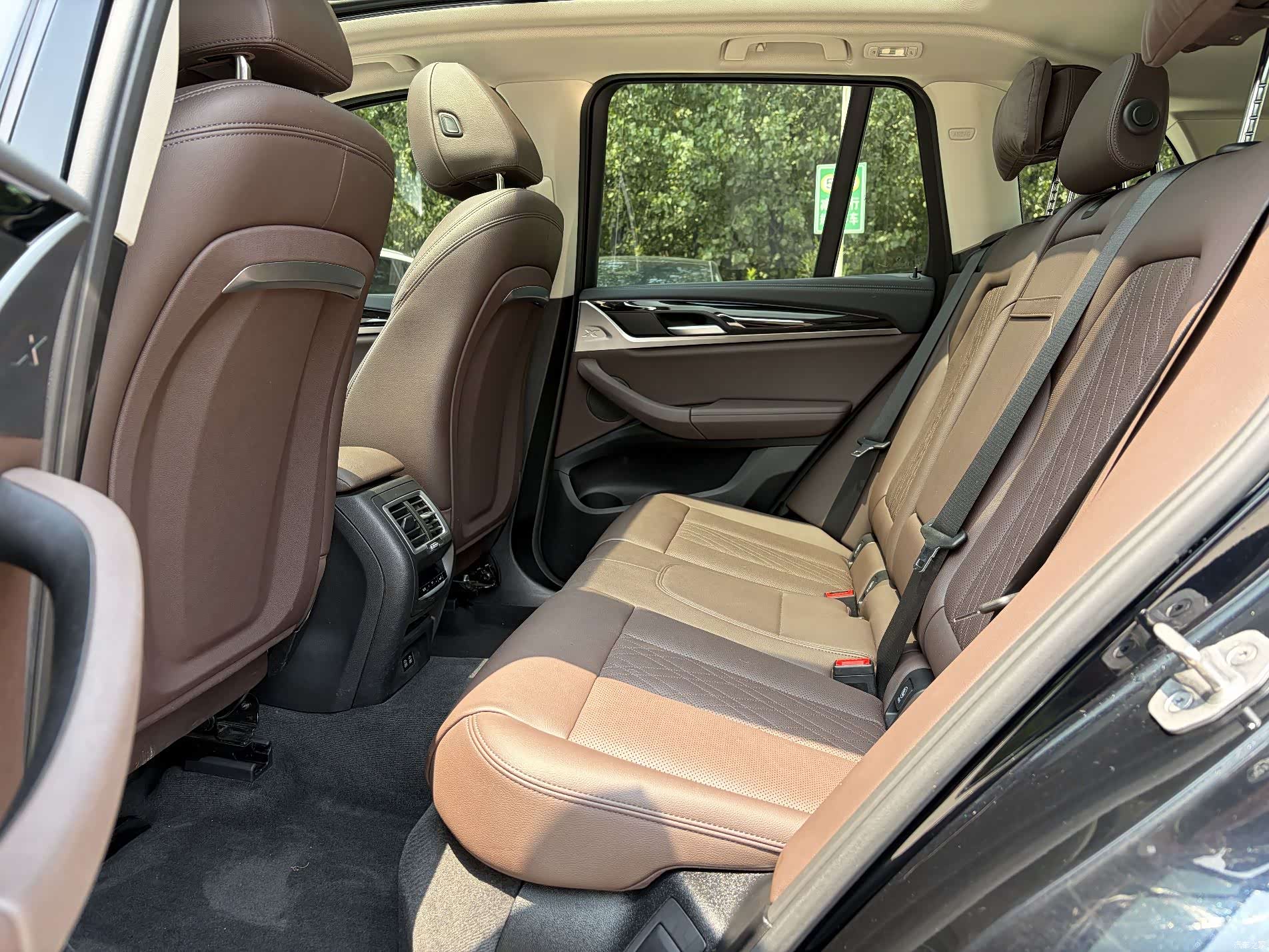 BMW iX3, 2024 11