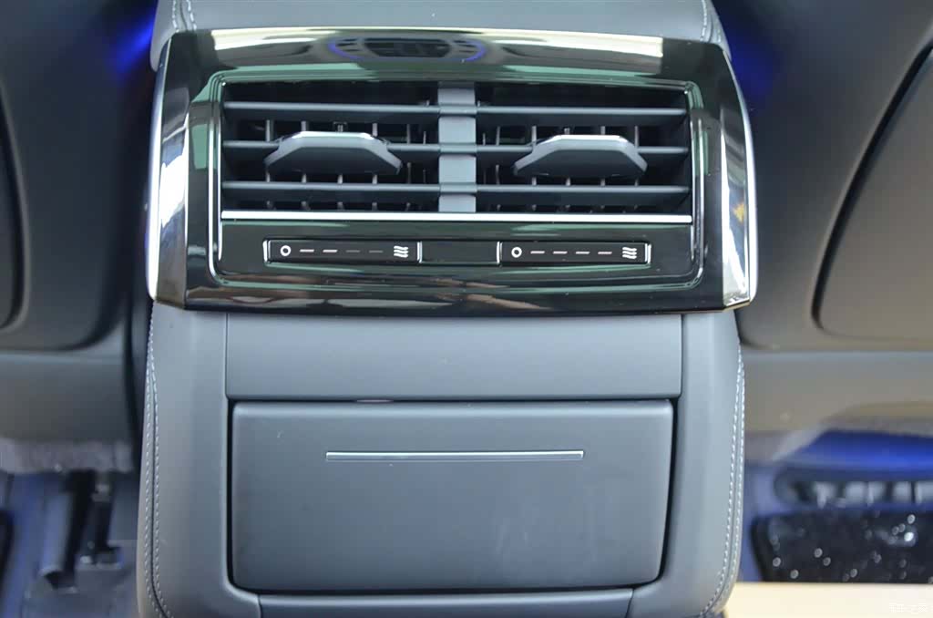 Audi A8L, 2026 11