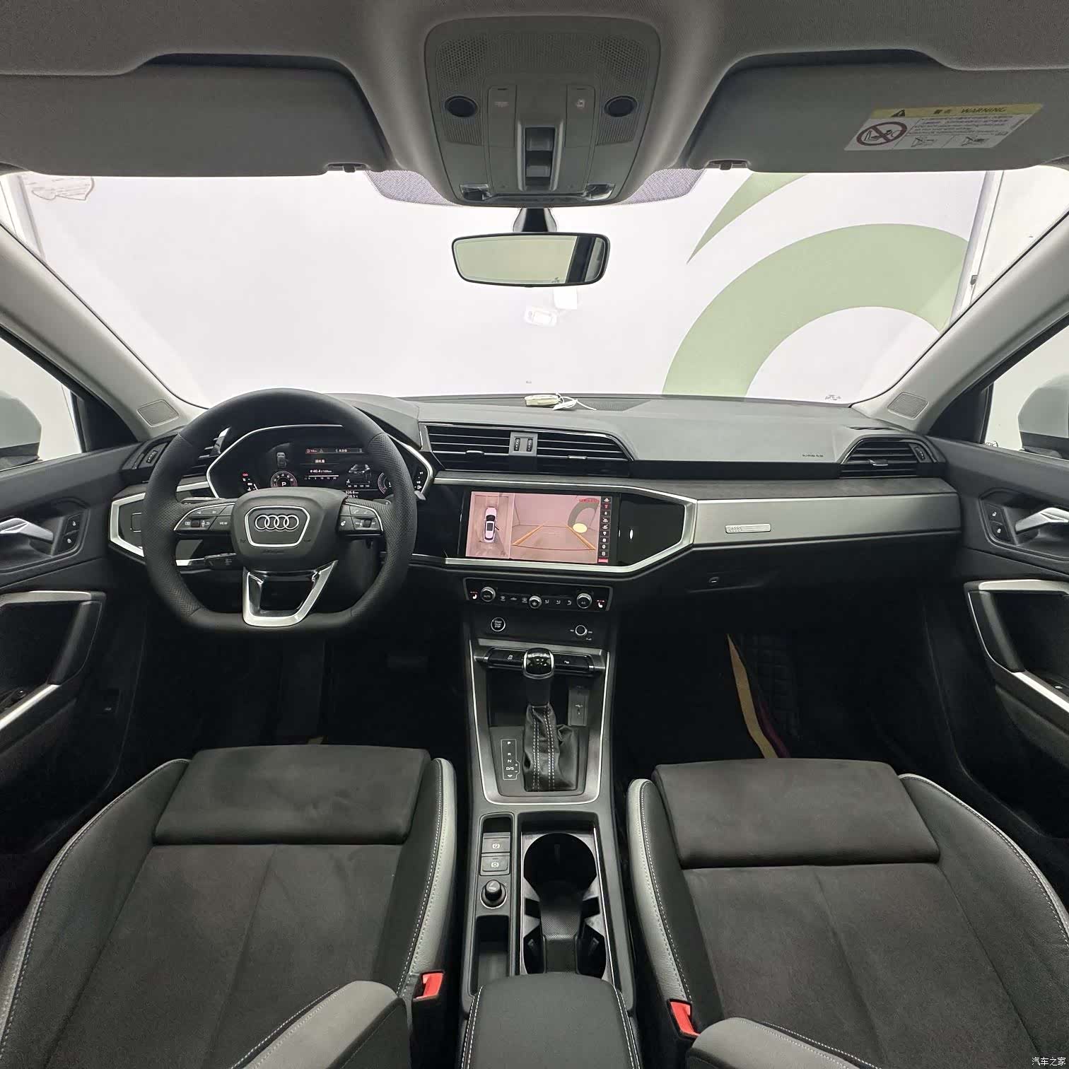 Audi Q3, 2023 10