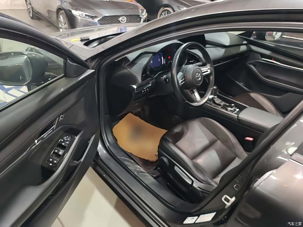Mazda Mazda3, 2020 16