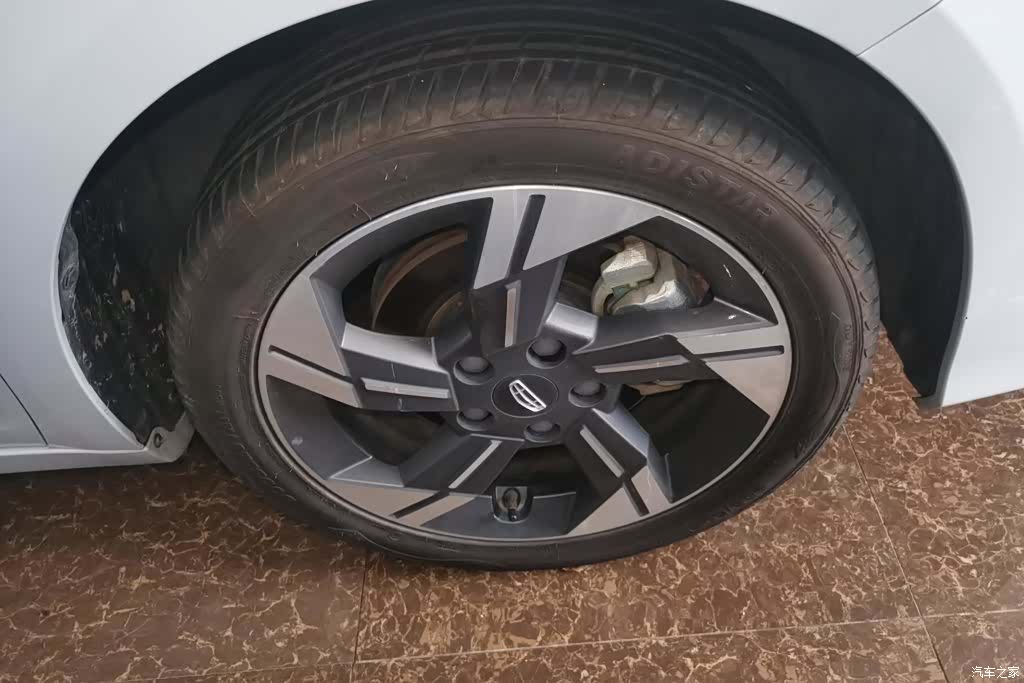 Geely Emgrand, 2024 6