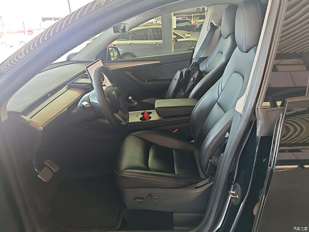 Tesla Model Y, 2022 15