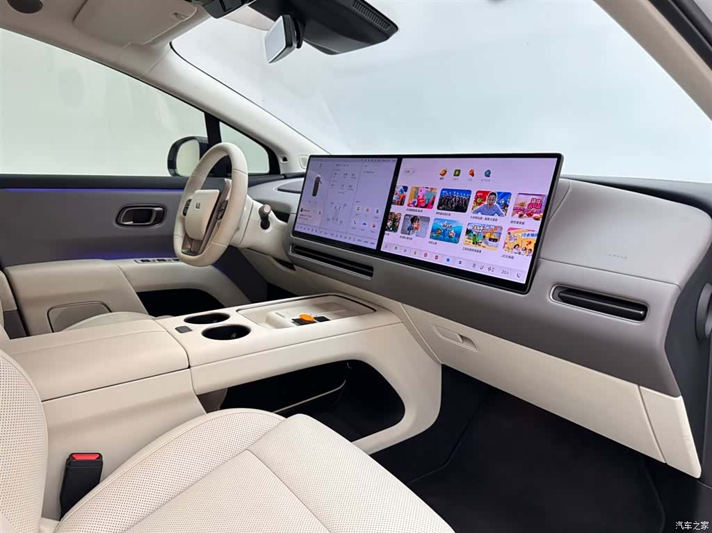 Li Auto i8, 2025 11