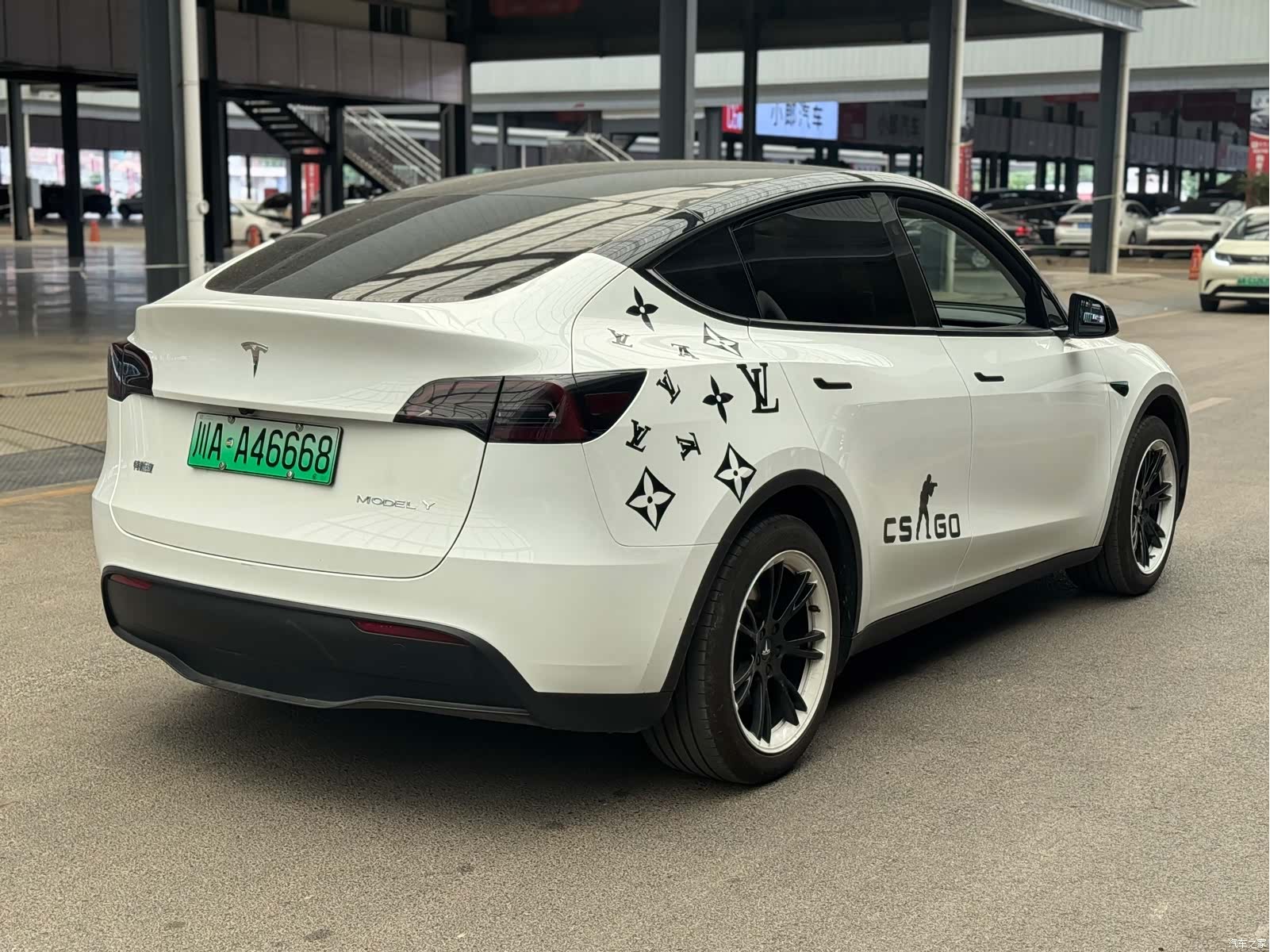Tesla Model Y, 2024 8