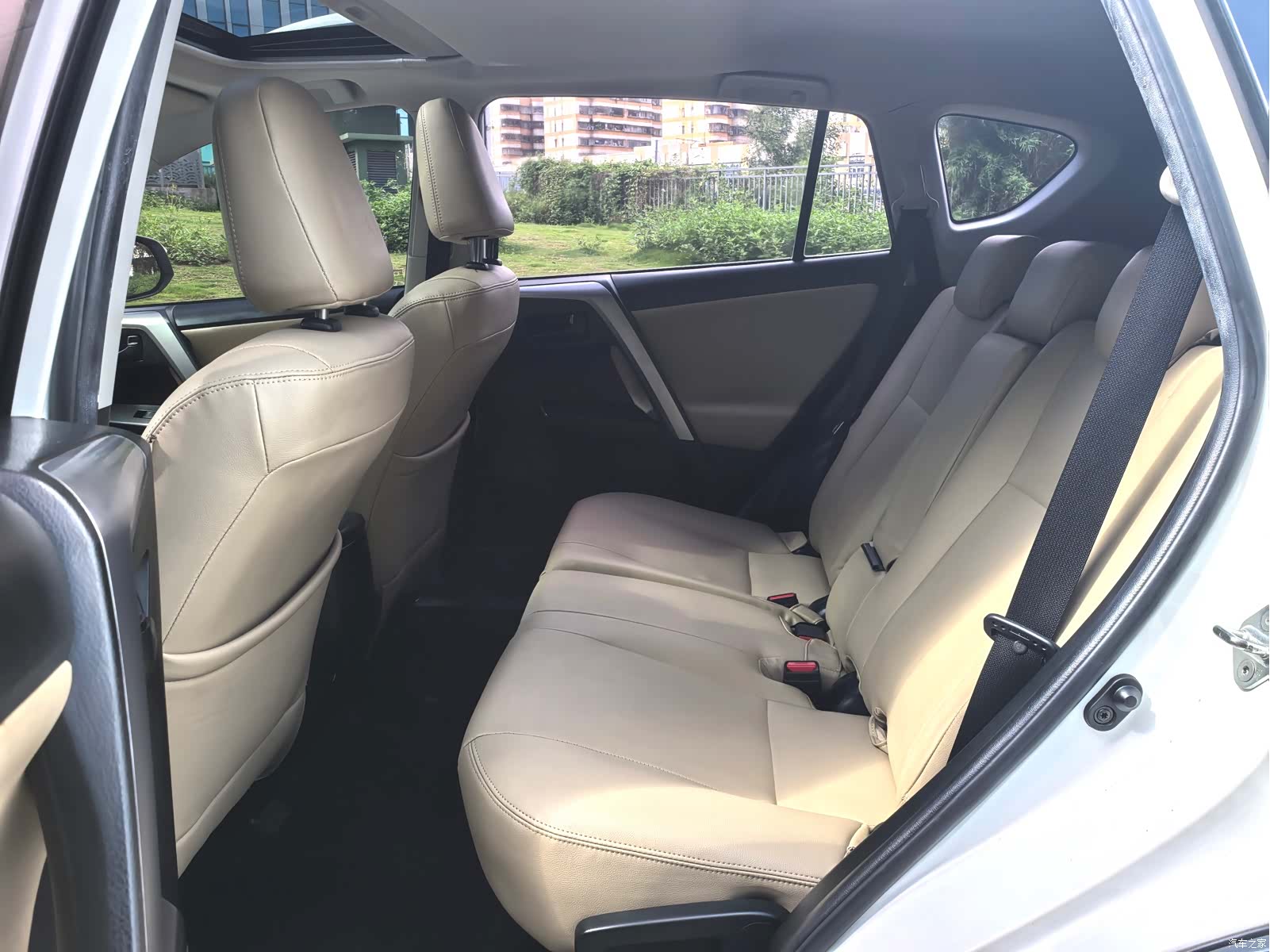 Toyota RAV4, 2017 3
