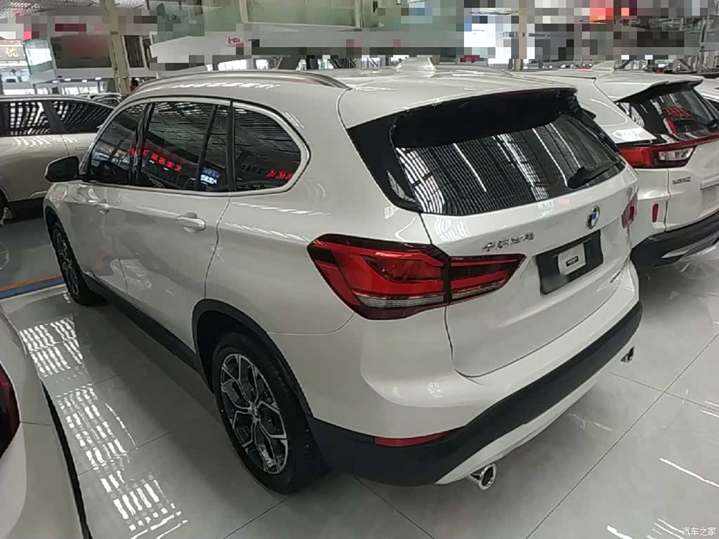 BMW X1, 2023 все фото