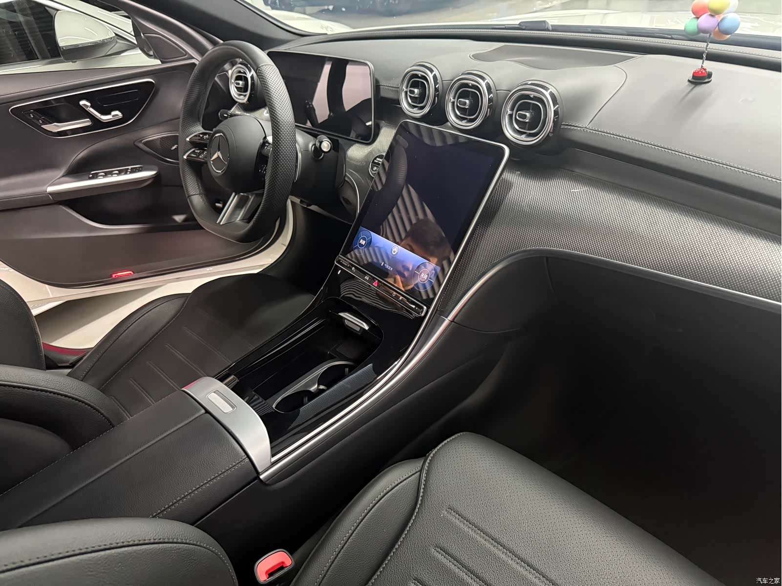Mercedes-Benz C-Class, 2026 12