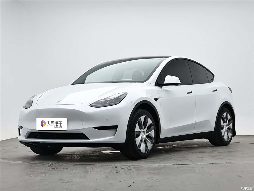 Tesla Model Y, 2023 1