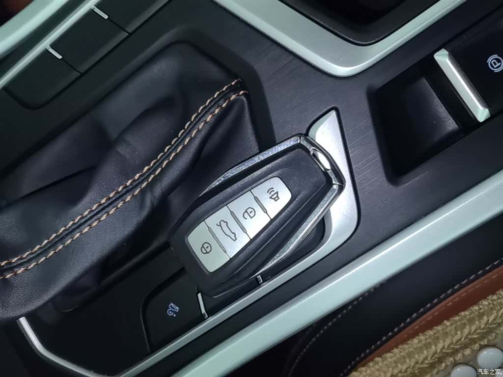 Geely X6, 2020 9