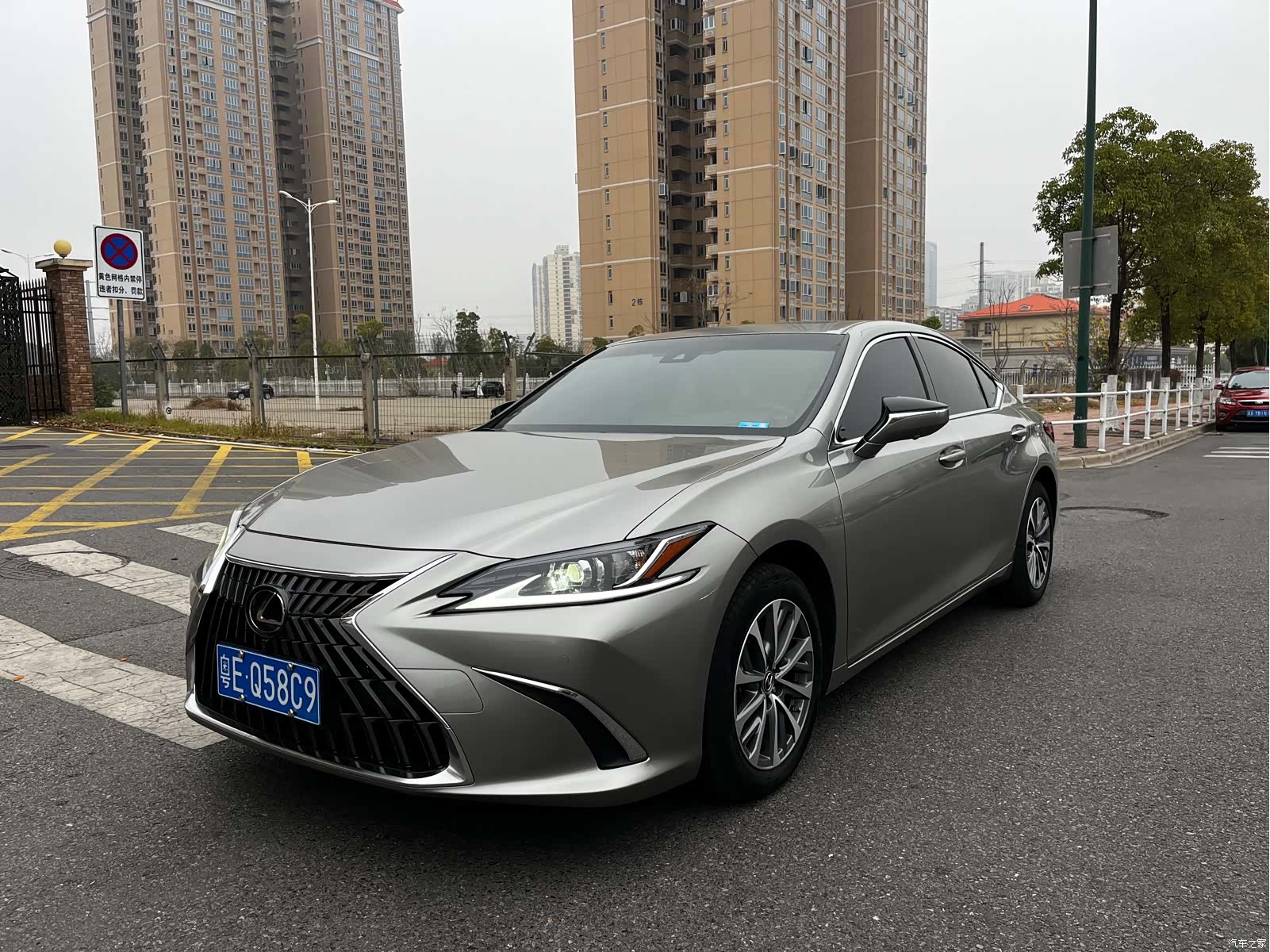 Lexus ES, 2023 3