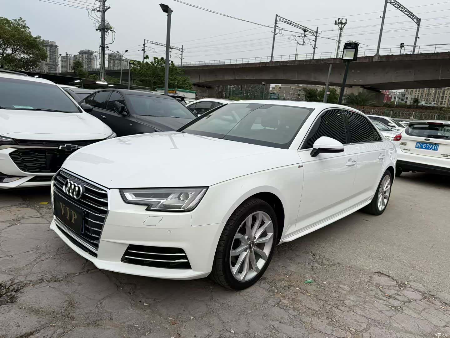 Audi A4L, 2018 1