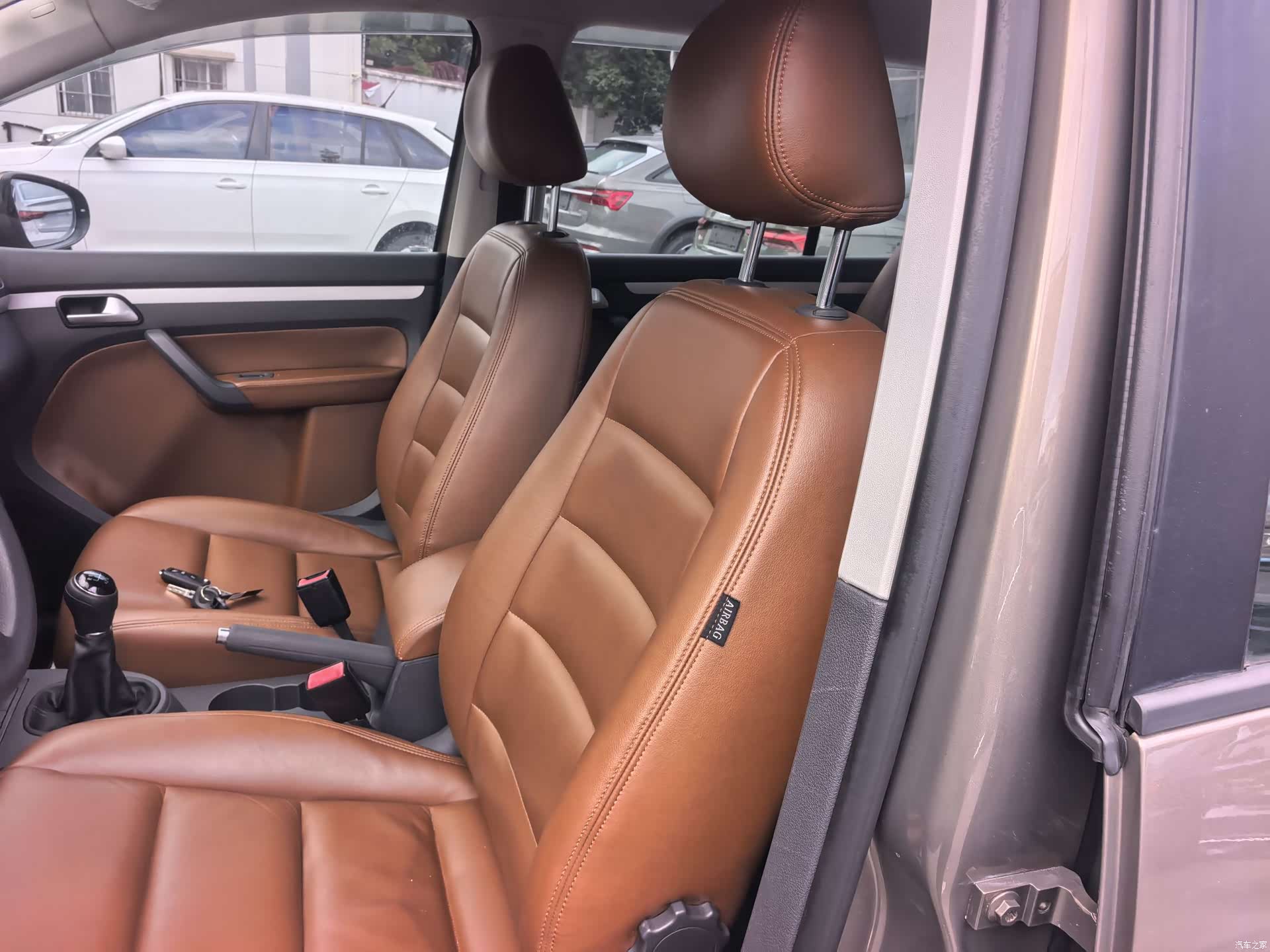 Volkswagen 5, 2015 11