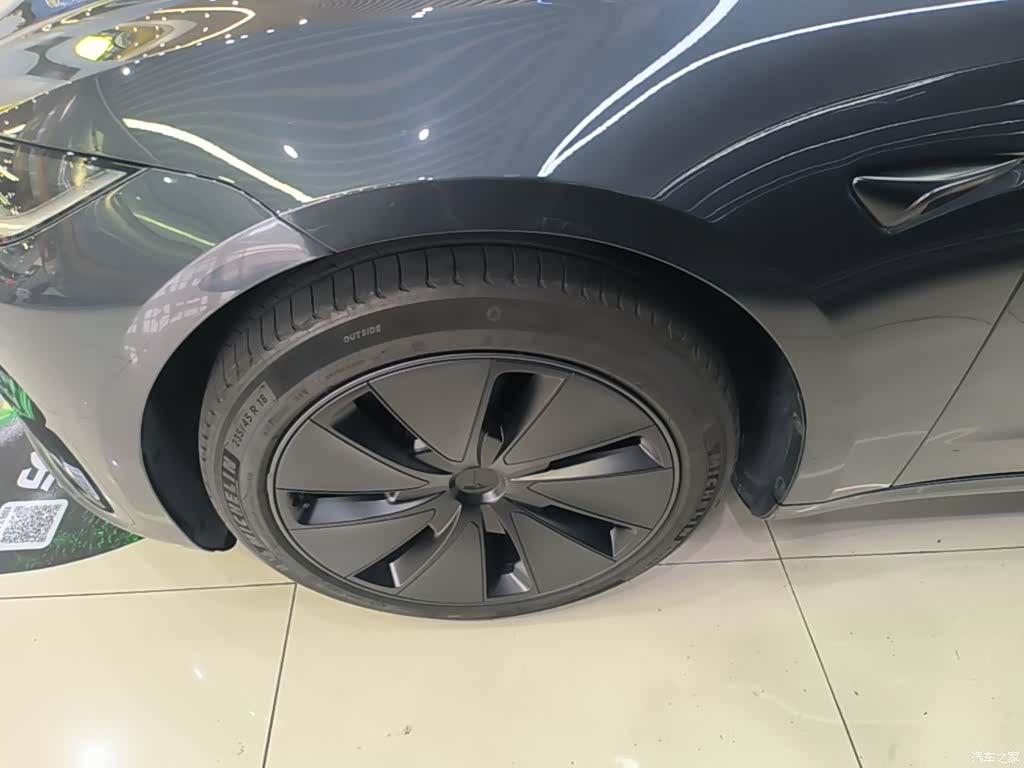 Tesla Model 3, 2024 23