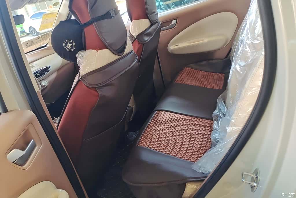 Wuling MINIEV, 2026 11